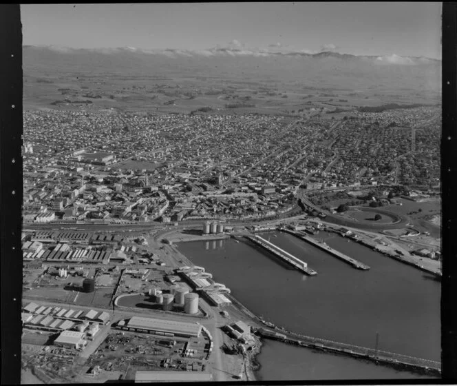 Timaru, showing wharves