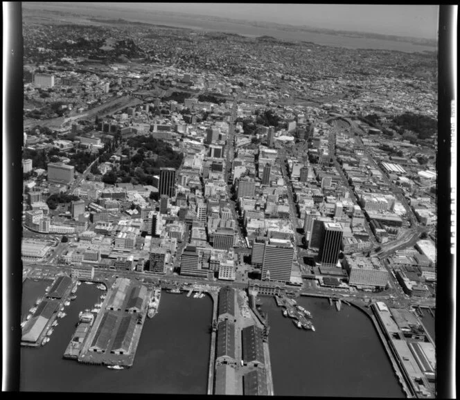 Central Auckland showing wharves and markets