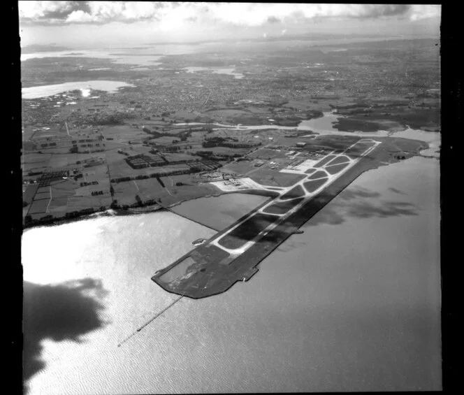 Auckland International Airport, Mangere