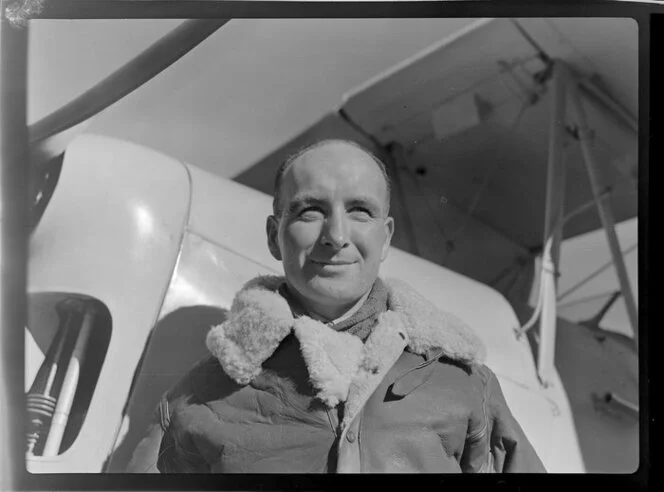 Bristol Freighter tour, D B Hamilton, instructor Marlborough Aero Club