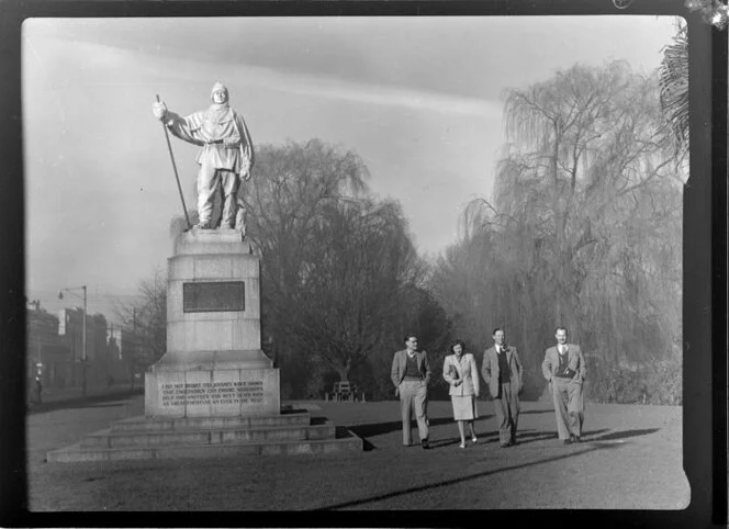 Bristol Freighter tour, Christchurch, statue of Captain Robert Falcon Scott