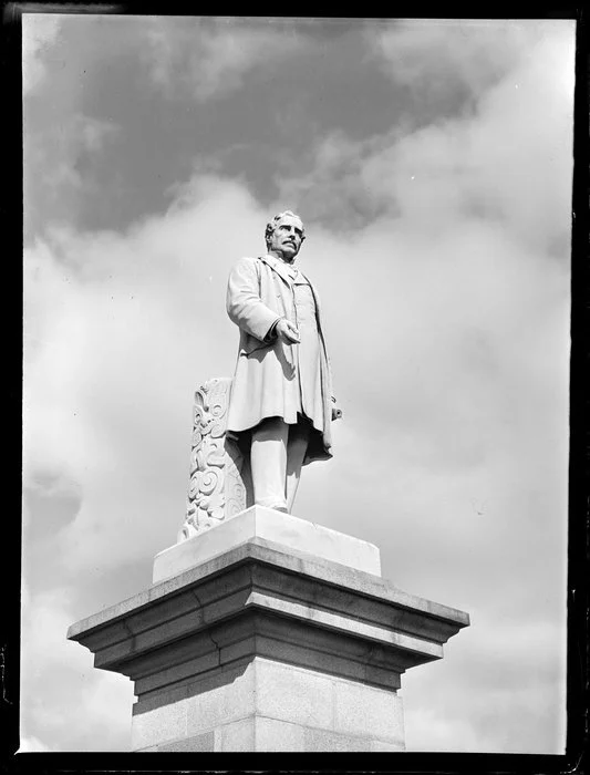 Statue of Sir George Grey, Albert Park, Auckland