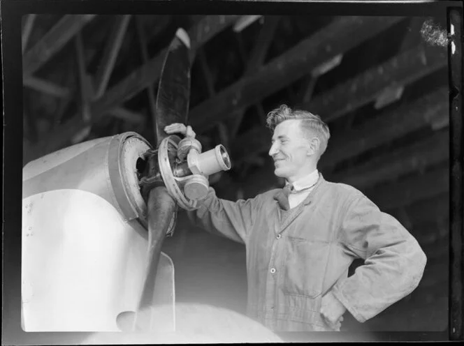 D R Sneddon, engineer Otago Aero Club