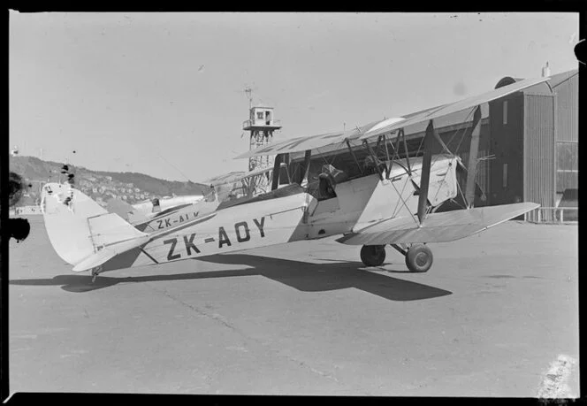 Tiger Moth aircraft, Wellington Aero Club