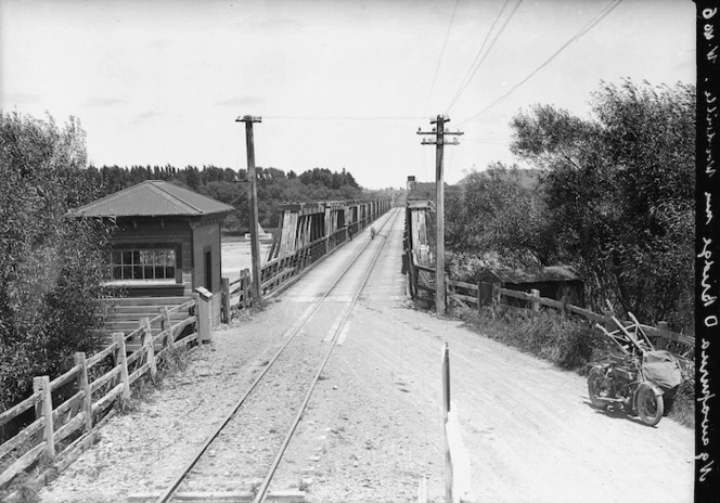 Ngawapurua Bridge, Woodville