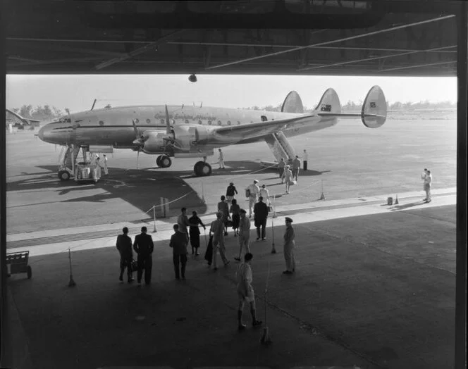 Passengers embarking, Qantas Empire Airways Lockheed L1049 Super Constellation VH-EAD, Darwin airport