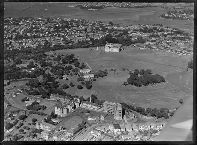 Auckland Hospital and War Memorial Museum in the background