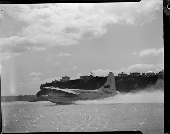 Tasman Empire Airways Ltd Short Solent flying boat RMA Ararangi ZK-AMM arriving in Auckland