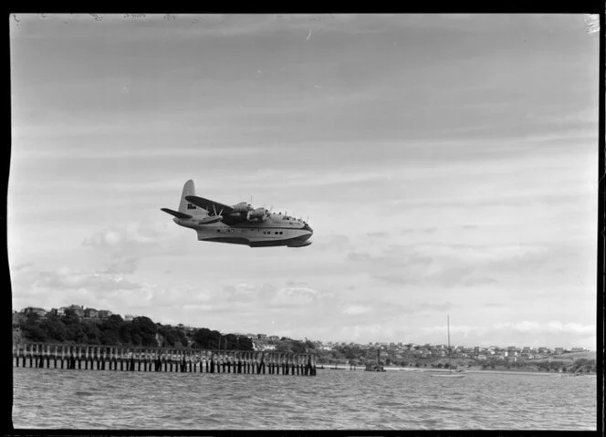 Tasman Empire Airways Ltd Short Solent flying boat RMA Ararangi ZK-AMM arriving in Auckland