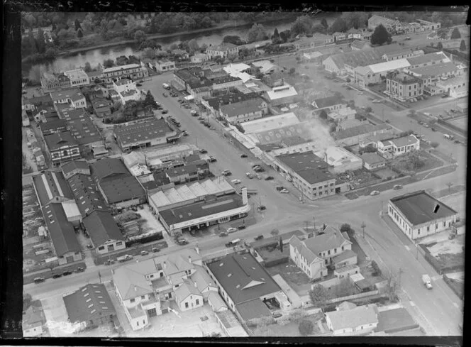 Hamilton, Ebbett Motors Ltd in the centre foreground