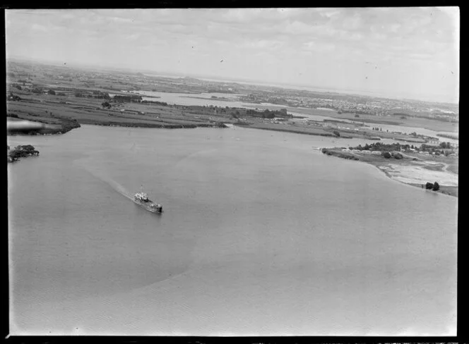 Roos Shipping Company, LST Tamaki, Auckland
