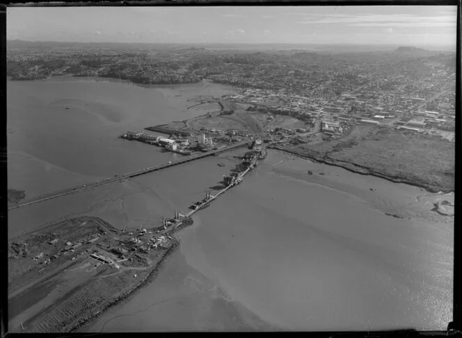 New bridge being constructed between Mangere and Onehunga, Auckland