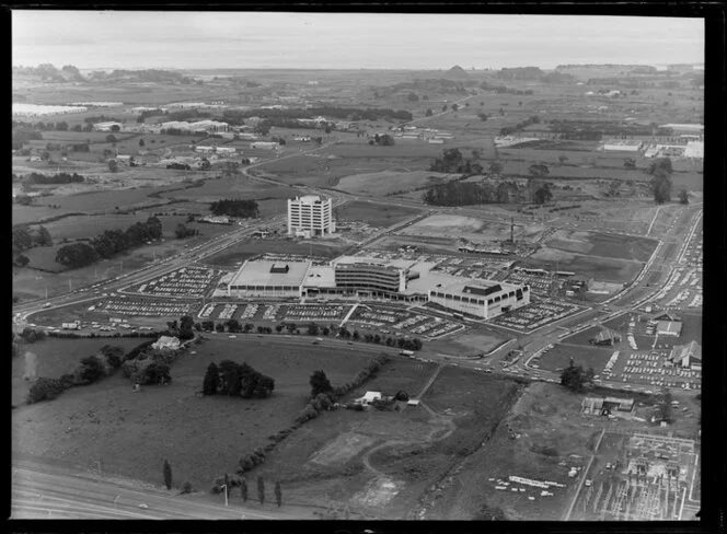 Manukau City Centre shopping mall, Auckland