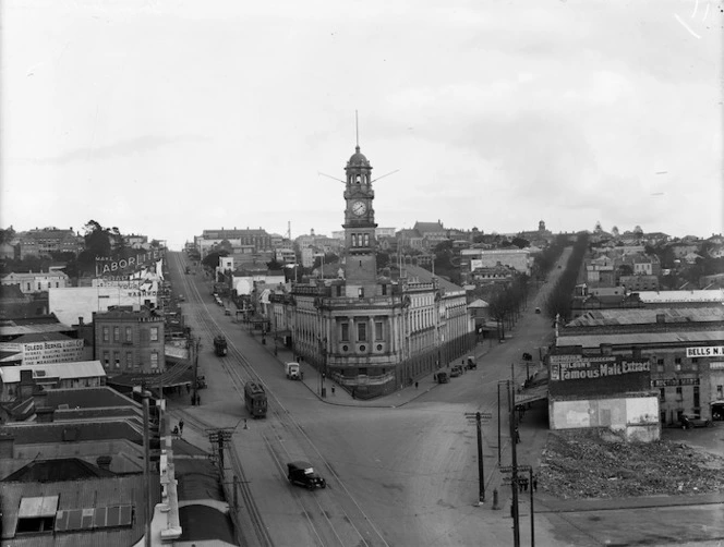 Looking along Queen Street and Greys Avenue, Auckland, showing the Town Hall in the centre