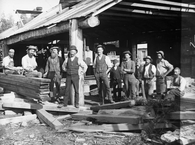 Men outside Bells sawmill, Ohingaiti