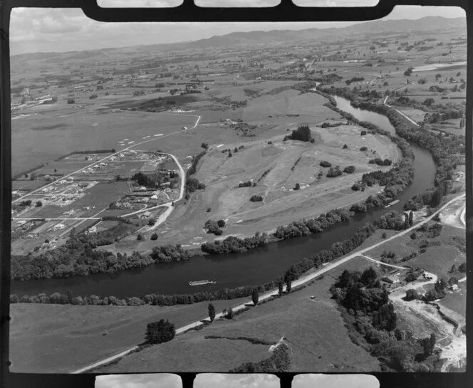 St Andrew's golf links, showing Waikato River, Hamilton