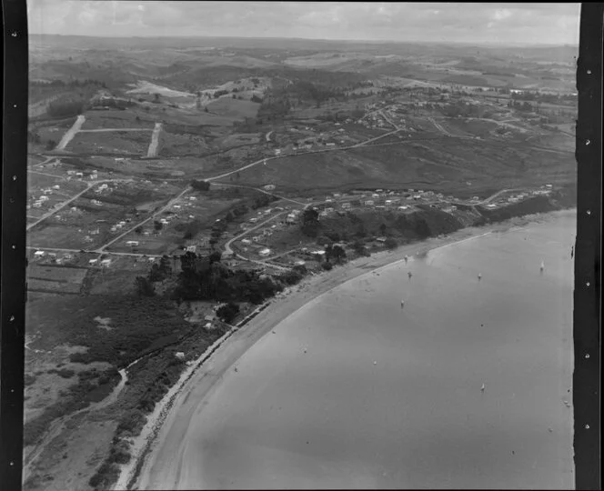 Stanmore Bay, Whangaparaoa Peninsula, shows coastline