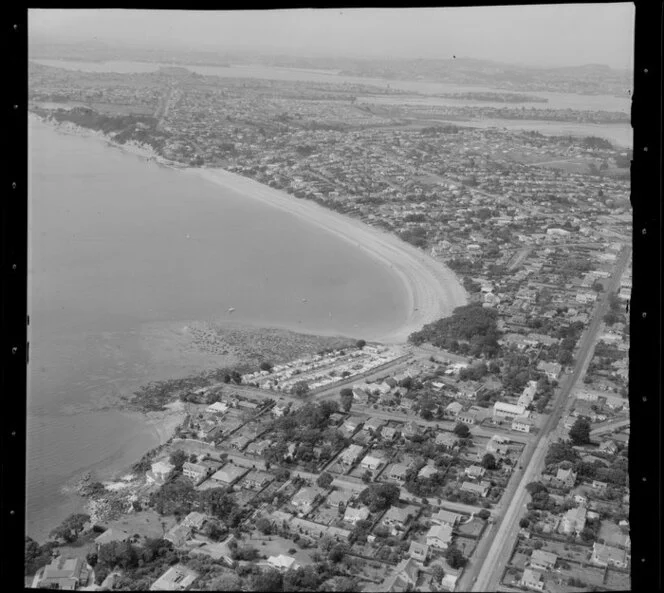 Takapuna, Auckland, showing beach