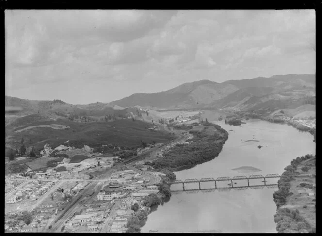 Tainui Bridge Road, Waikato River, Huntly, Waikato