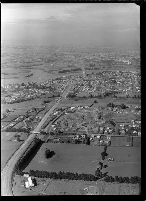 Mount Wellington, showing Southern Motorway and surrounding area