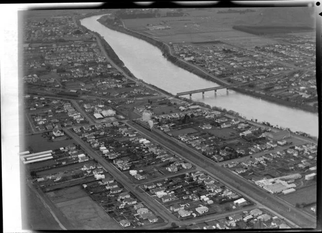 Whanganui showing railway bridge, Whanganui East