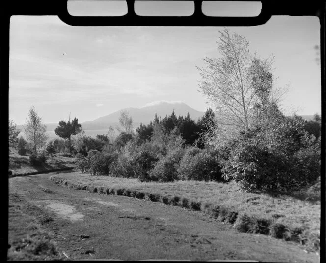 Mount Ruapehu and Lake Taupo, Taupo