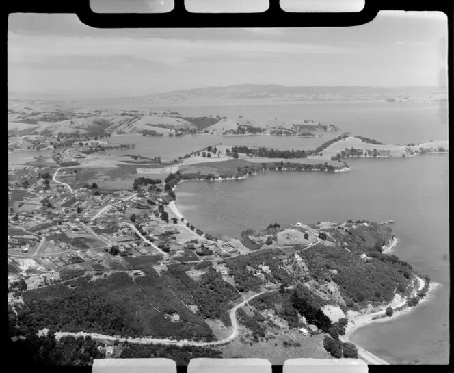 Surfdale, Waiheke Island, Auckland, showing Huruhi Bay