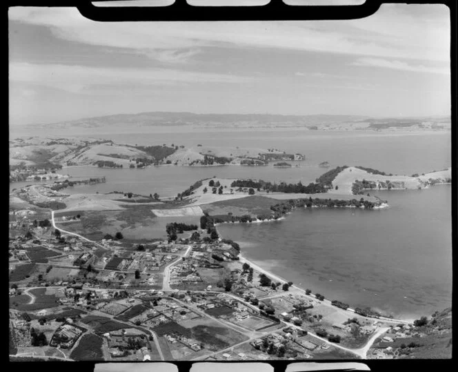 Surfdale, Waiheke Island, Auckland, showing Huruhi Bay