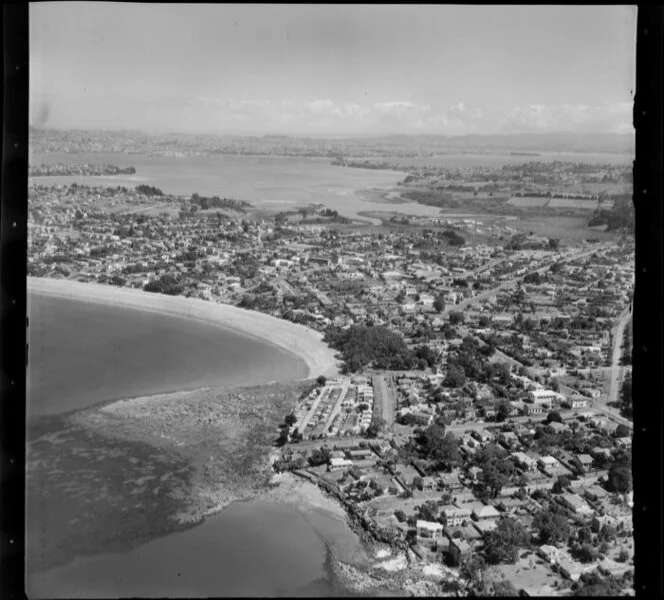 Takapuna, Auckland, showing surrounding area