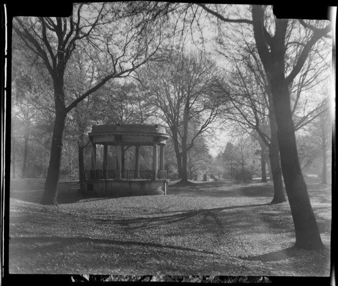 Christchurch Botanic Gardens, featuring Bandsmens Memorial Rotunda