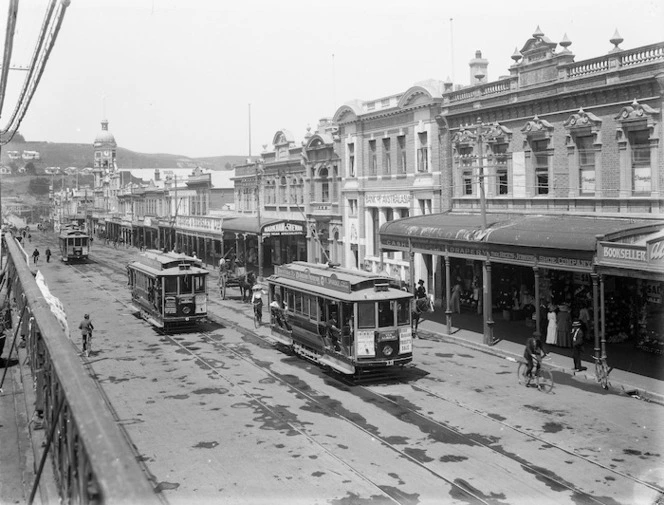 Trams travelling along Victoria Avenue, Wanganui