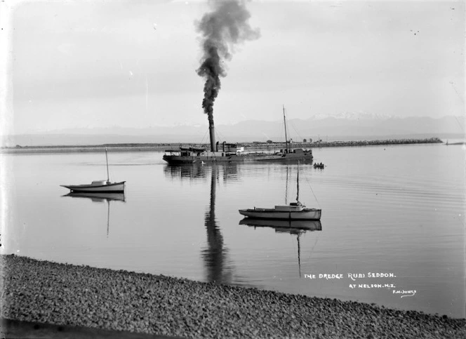 The dredge Rubi Seddon at Nelson