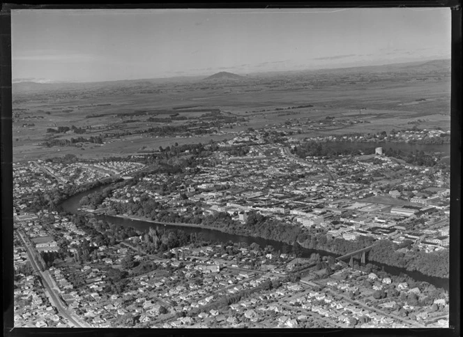 Waikato River at Hamilton City, showing the original railway bridge