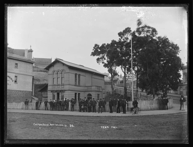 Port Chalmers Customs House with band rotunda on the right