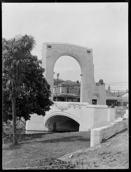 Construction of the Bridge of Remembrance, Christchurch, taken from Cambridge Terrace side