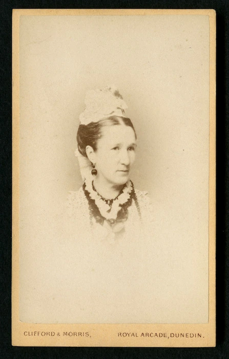 Clifford & Morris: Portrait of unidentified woman