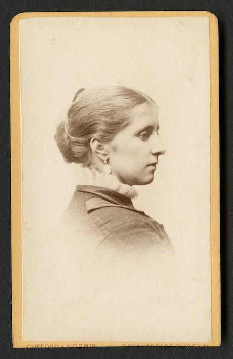 Clifford & Morris: Portrait of unidentified woman