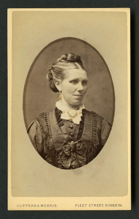 Clifford and Morris fl 1873-1880 : Portrait of unidentified woman