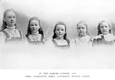 Image: Portrait of the young Katherine Mansfield with her brother and sisters