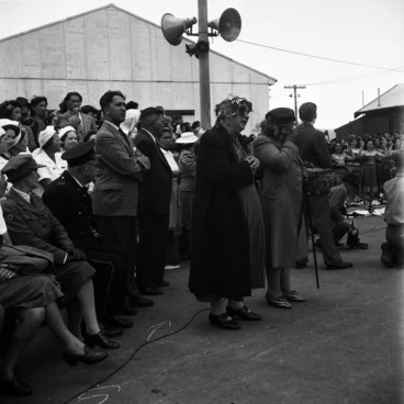 Image: Group attending the welcome for the returning Maori Battalion, after World War Two