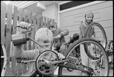 Image: Children preparing to take part in "Bike for Fun."