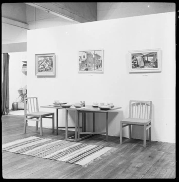 Image: Interior of Helen Hitchings Gallery, Bond Street, Wellington