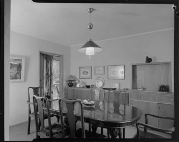 Image: Ellis house, 5 Glentui Grove, Khandallah, dining room