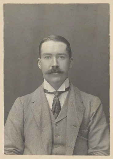 Image: Kinsey, William Henry Scott 1860-1931 :Photograph of Alexander Horsburgh Turnbull