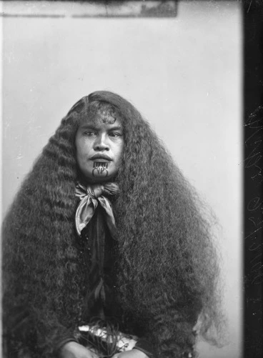 Image: Wiki (Maori woman from Hawkes Bay district)