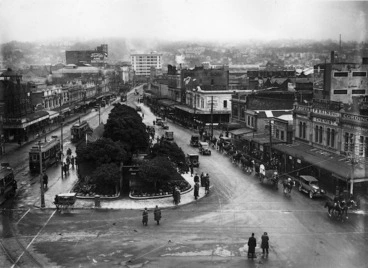 Image: Looking down Courtenay Place from Cambridge Terrace