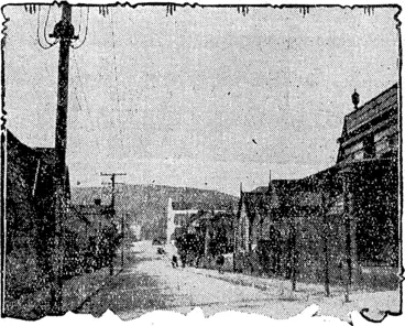 Image: Where Wellington's Oriental popu)a':'on lives- Haining Street, which has seen many opium raids stagsd by the police. (NZ Truth, 19 September 1929)