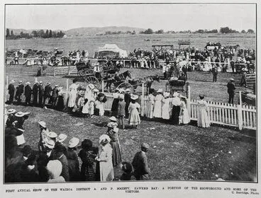 Image: FIRST ANNUAL SHOW OF THE WAIROA DISTRICT A. AND P. SOCIETY, HAWKE'S BAY: A PORTION OF THE SHOWGROUND AND SOME OF THE VISITORS.