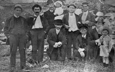 Image: Socialists socialising, Auckland, 1911
