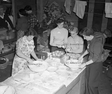 Image: Easter camp - 1957 (PB1414/17)